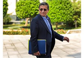 همتی با تنگنای ارزی چه کند؟